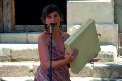 mireia mena pandero