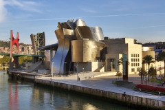 7- 800px-Guggenheim_museum_Bilbao_HDR-image
