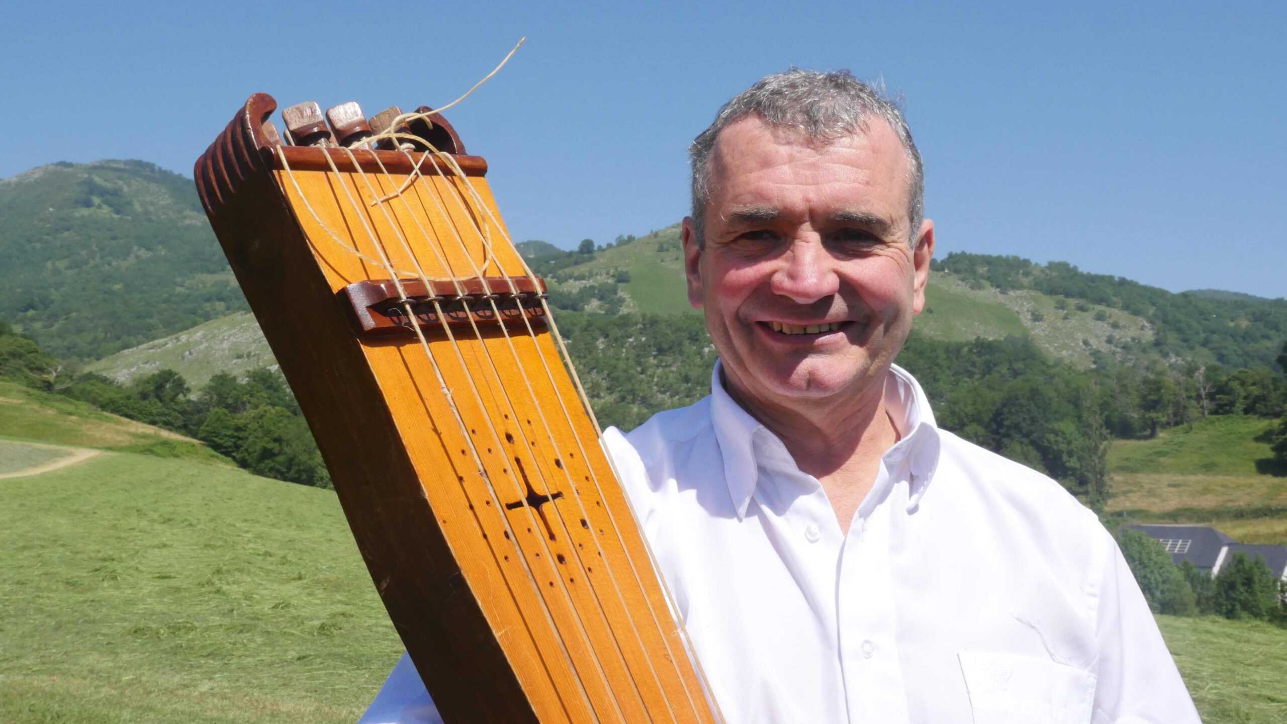 Euskal herri kantaeraren prosodia musikalaz