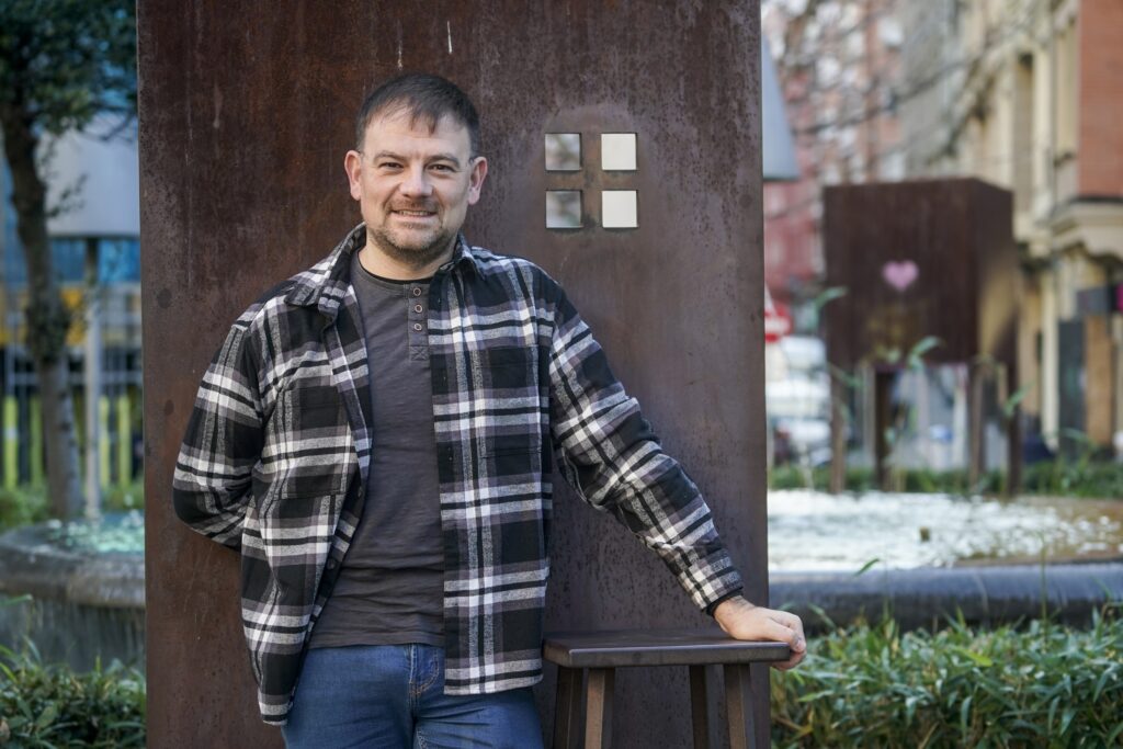 Mahuka azpian gertatzen den magia kontatzea izan da 'Ganbarako lana'