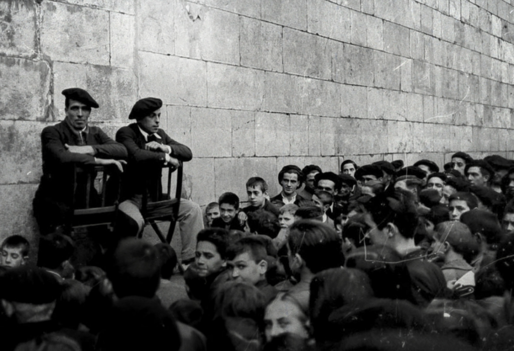 Entre bufones y poetas